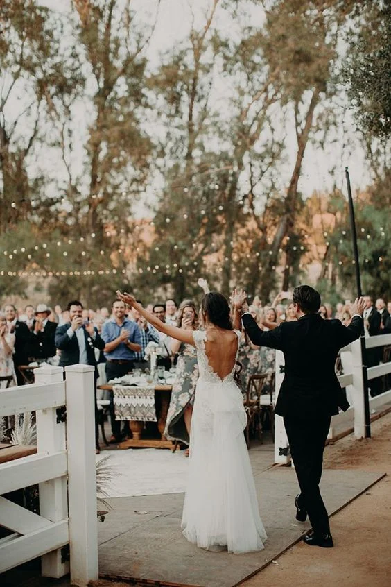 Photo via Junebug Weddings