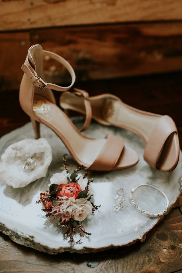 Photo via Junebug Weddings