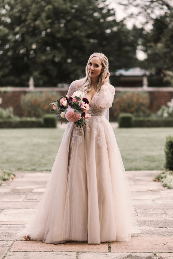 Photo via Burgh Brides