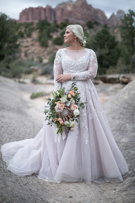 Photo via Andi Bridal