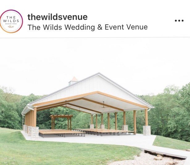 We 💕💕this picturesque outdoor Wedding Ceremony venue!