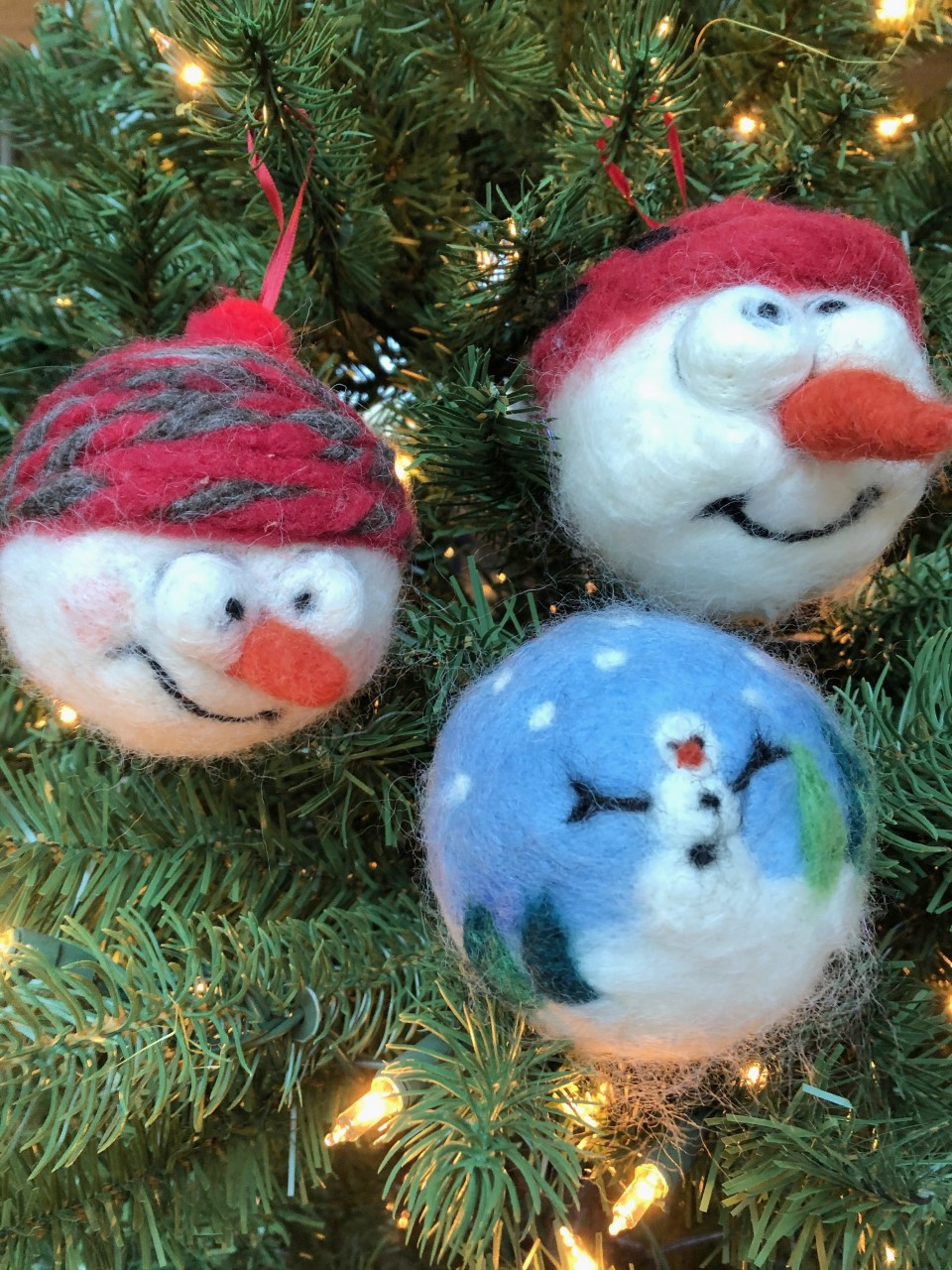 Needle Felted Snowman w Hat Ornament