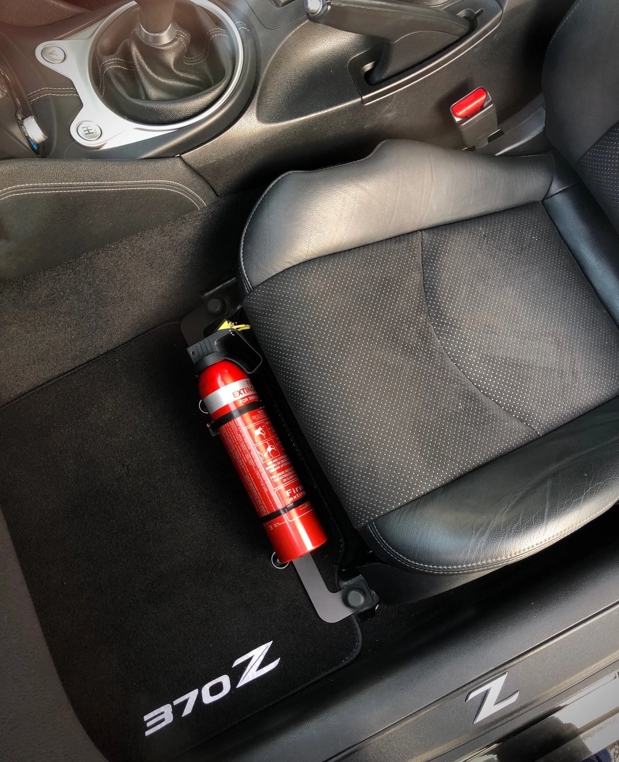 NISSAN 370Z FIRE EXTINGUISHER MOUNT