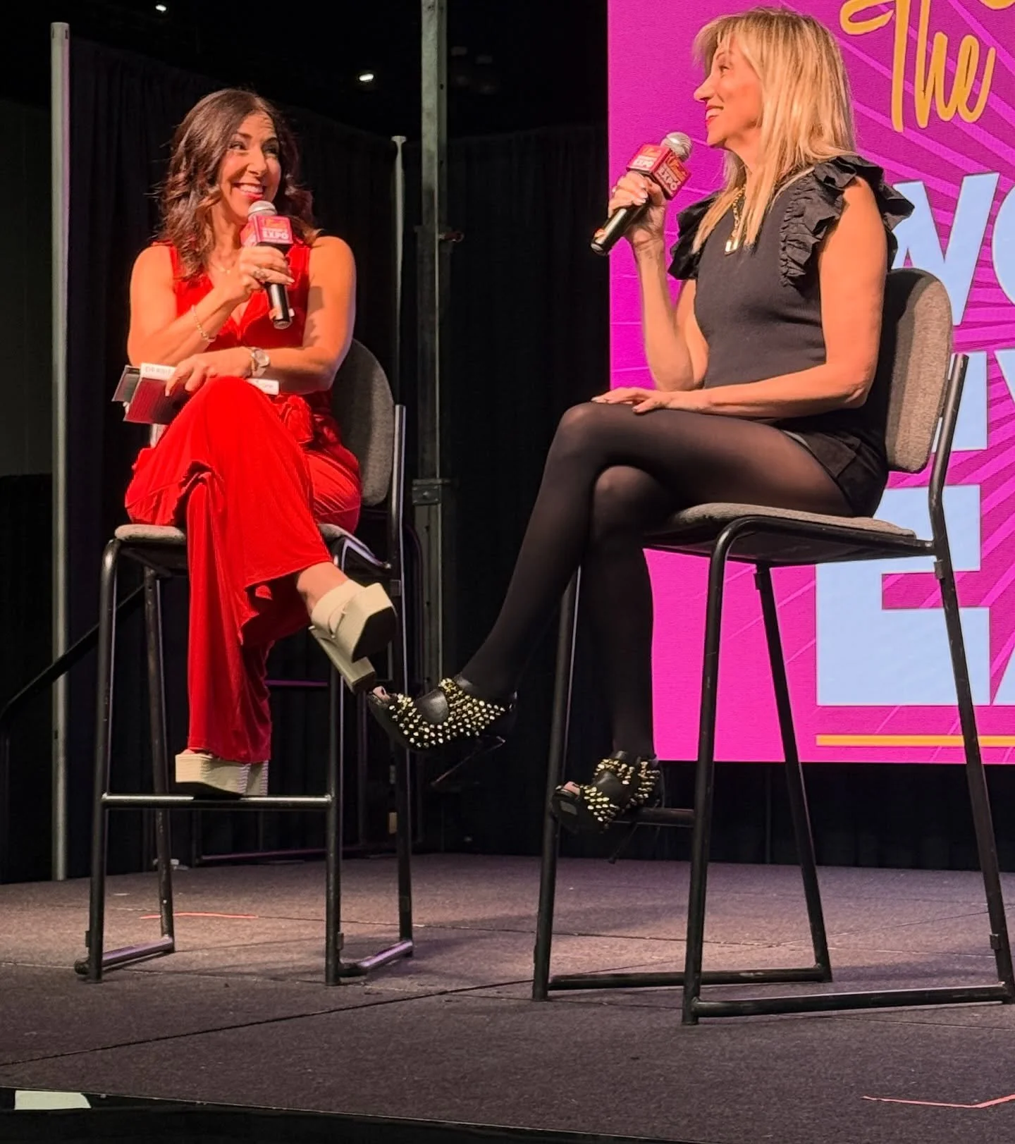 Love going on stage to host live events! I haven&rsquo;t done Really Famous live onstage in a while so it&rsquo;s always fun when I&rsquo;m called in to do someone else&rsquo;s event. Thanks @uwexpo and my stage guests @jodiesweetin &amp; @debbiegibs