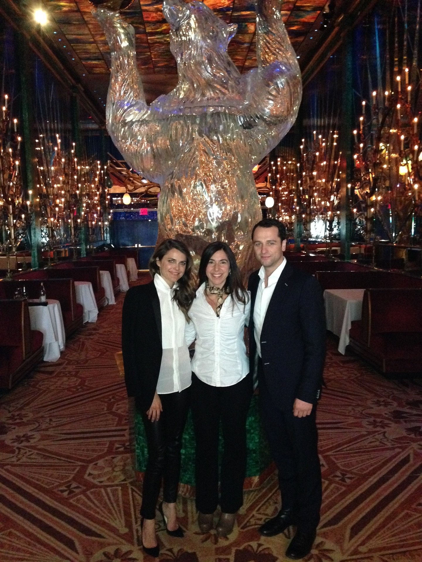 My Keri Russell - Matthew Rhys sandwich 😄 You just heard my Tim Daly - T&eacute;a Leoni secret story (what Tim told me at a diner in Manhattan during the first season of Madam Secretary that I didn&rsquo;t reveal until he was ready) on the podcast. 