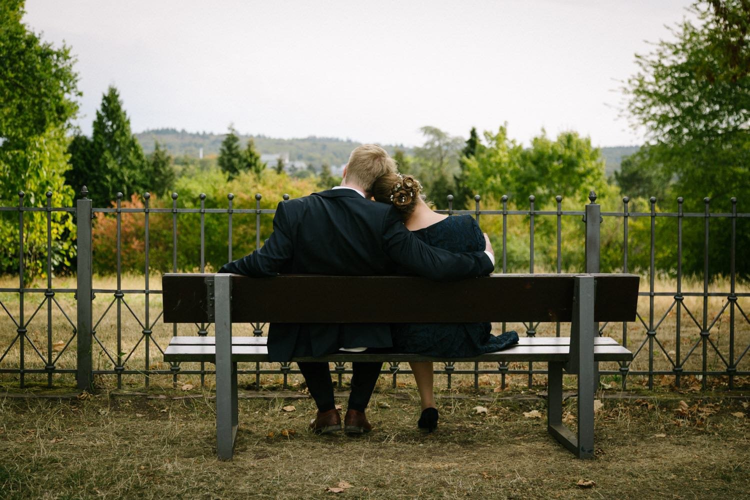 Paarshooting des Brautpaars Outdoor in Darmstadt an der Rosenhöhe – von pixelfeder