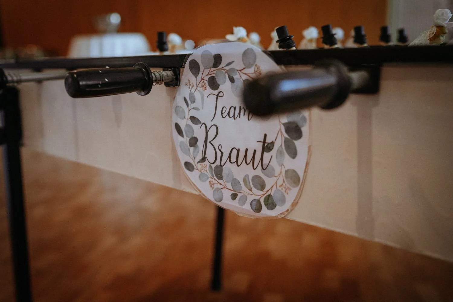 Hochzeitsdetail beim tischfussball bei einer hochzeit in Darmstadt – von pixelfeder
