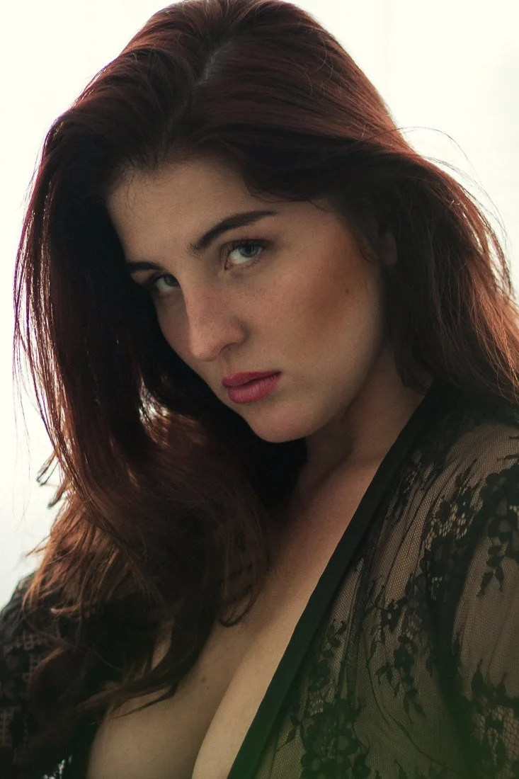 Vanessa - Portrait und Sensualvideo im Studio in Frankfurt - 60 Seconds