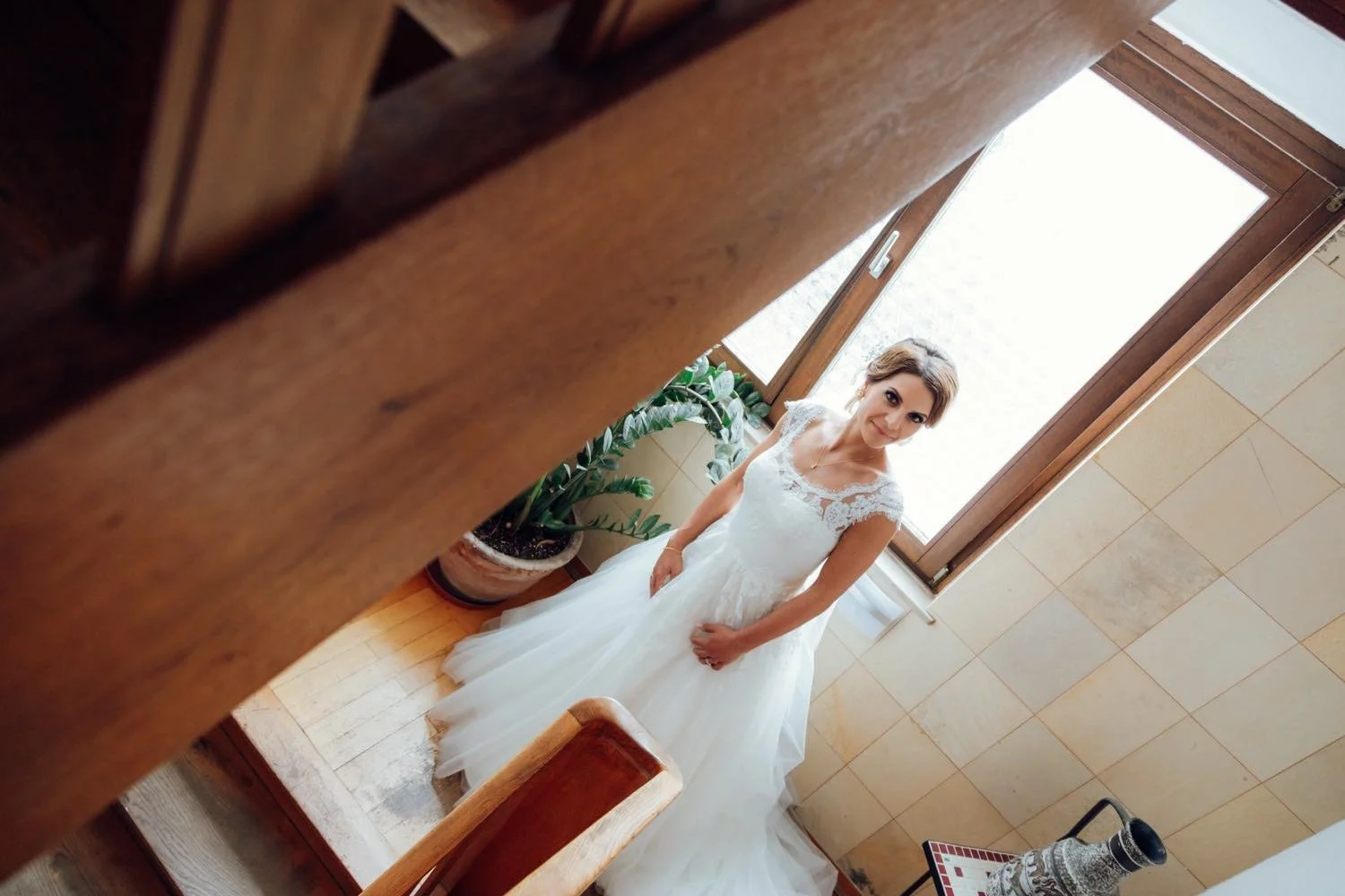 Getting Ready Ambiente der Braut im Brautkleid in Darmstadt – von pixelfeder