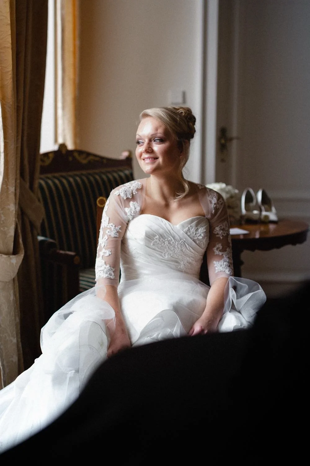 Editorial Reportage der Braut im Brautkleid in Darmstadt – von pixelfeder