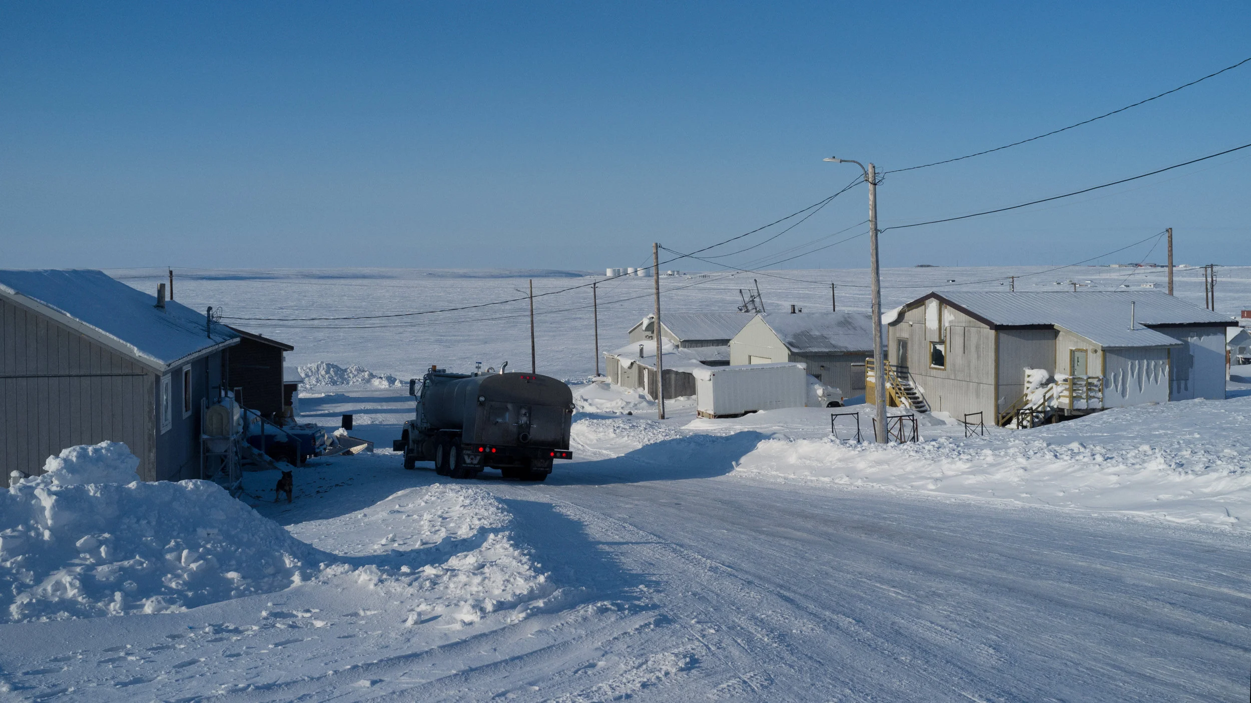 A street in Cambridge Bay (Photo: Jaap van Heusden)