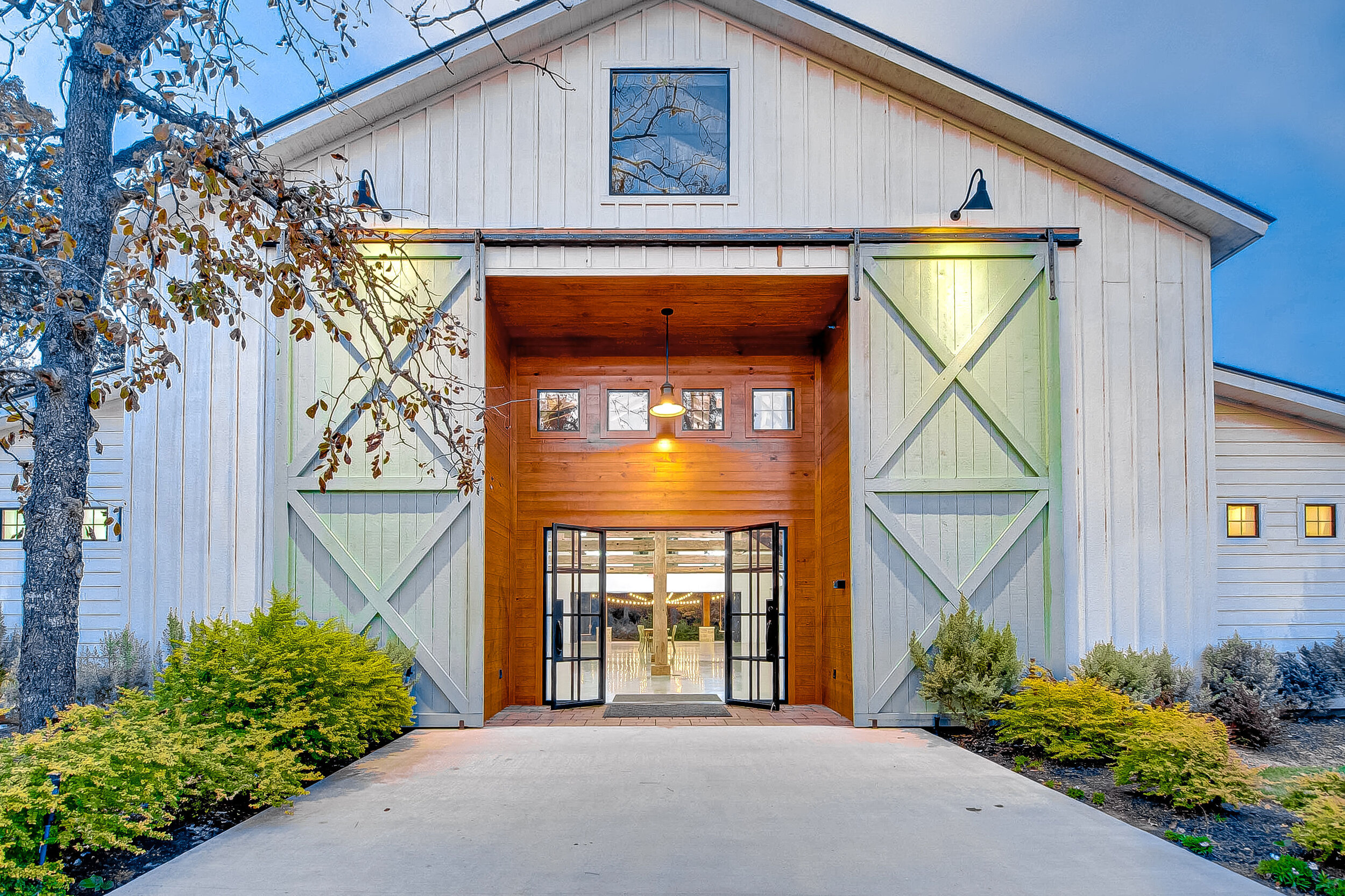 Unique Wedding Venue Photos — The Meekermark