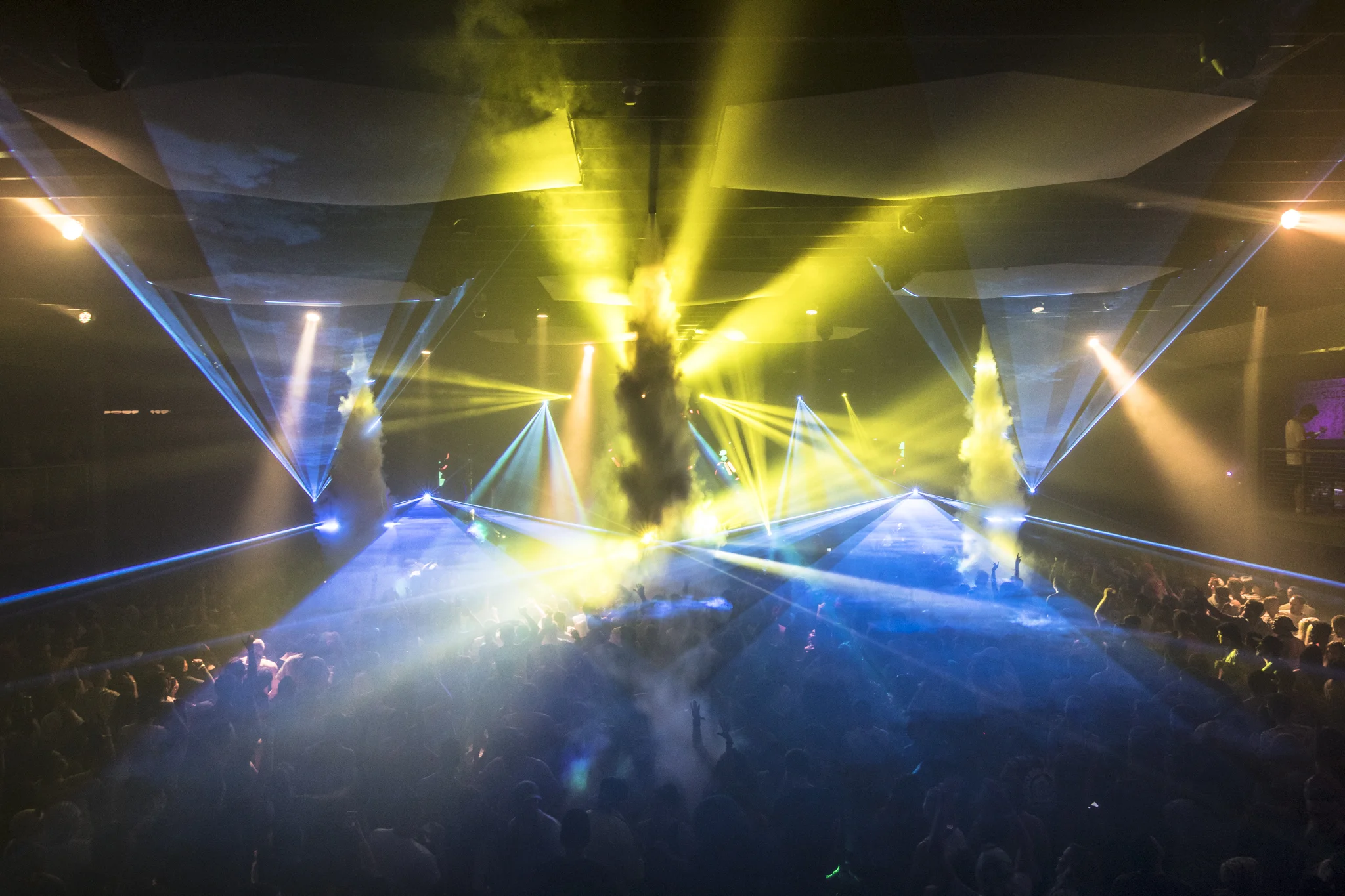 DJMAG_ECHOSTAGE_0512_130156_MWD_Echo.jpg