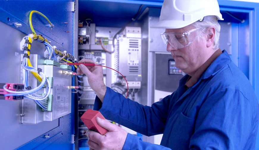 Service-Engineer-Electrical-Testing.jpg