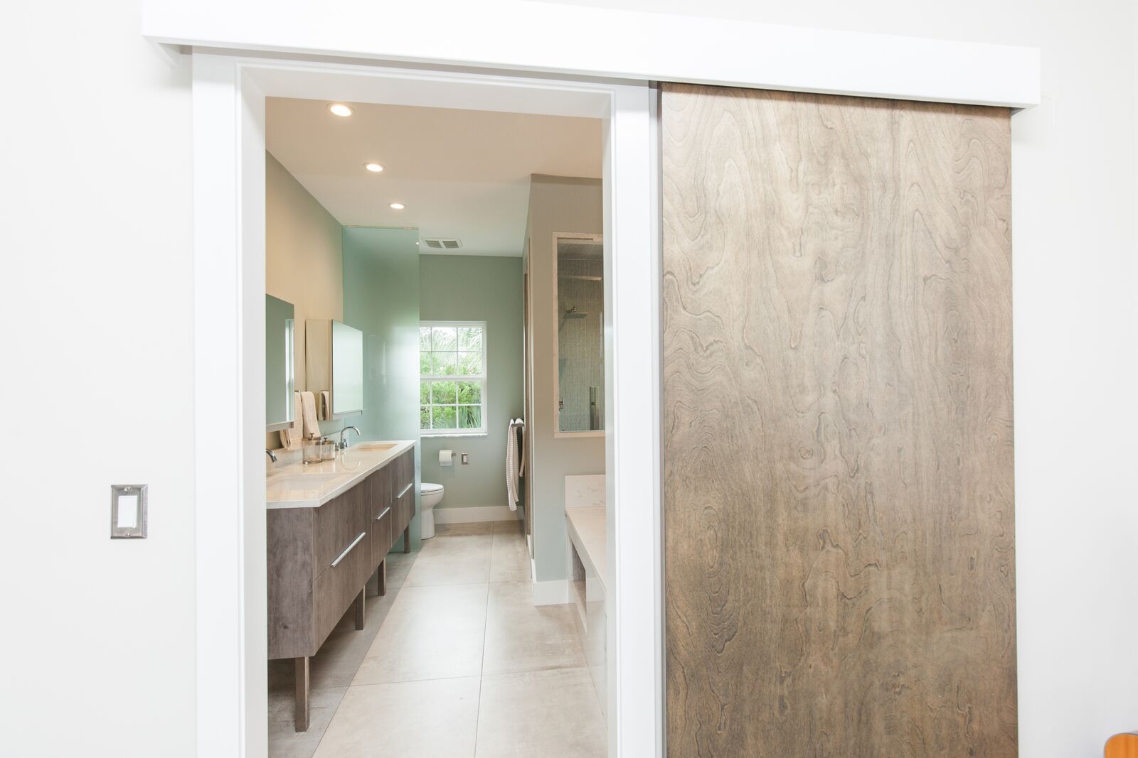 JASON FORREST BATH ROOM 4.jpg