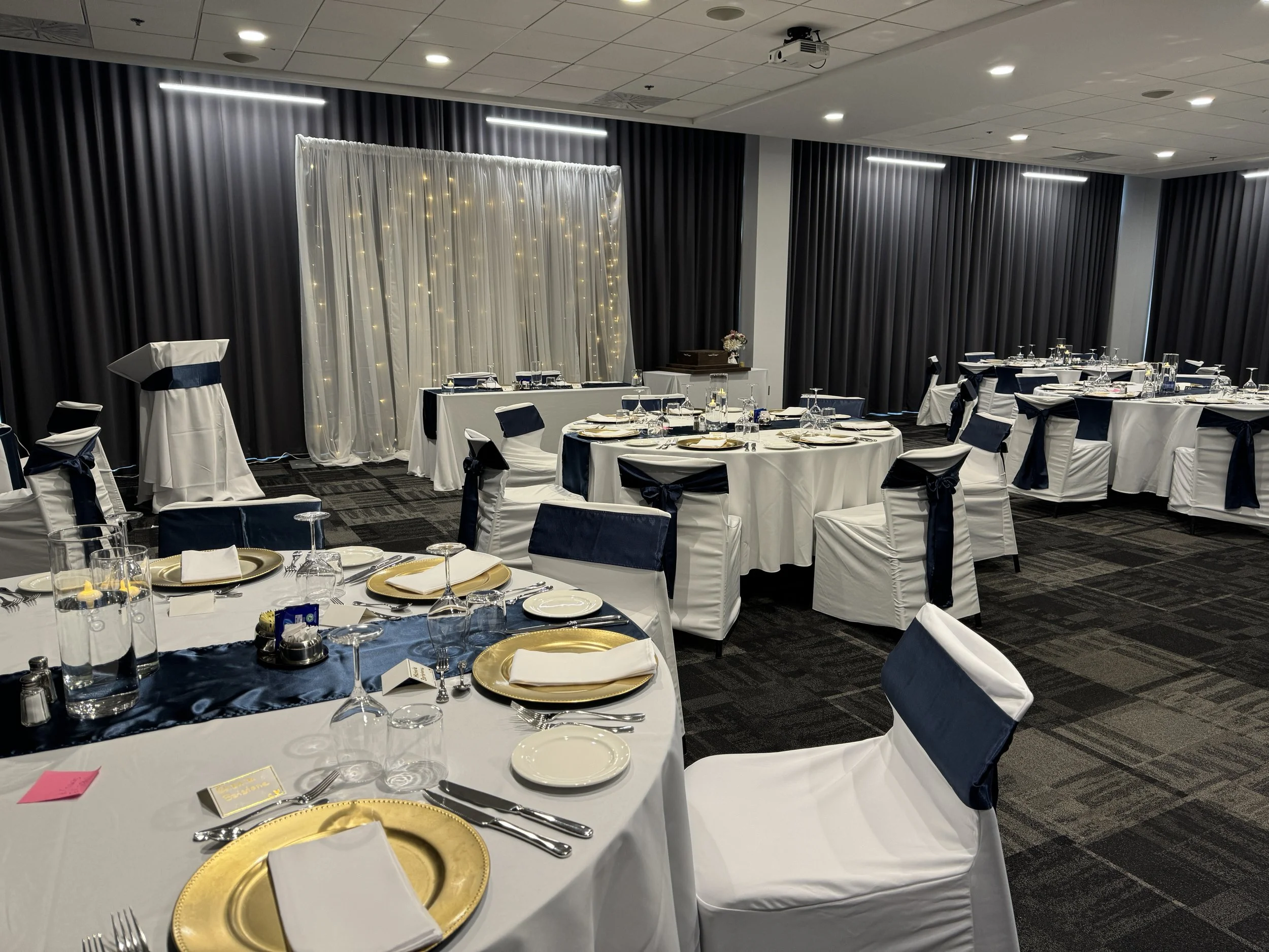 Stephanie and Arthur, Alt Hotel