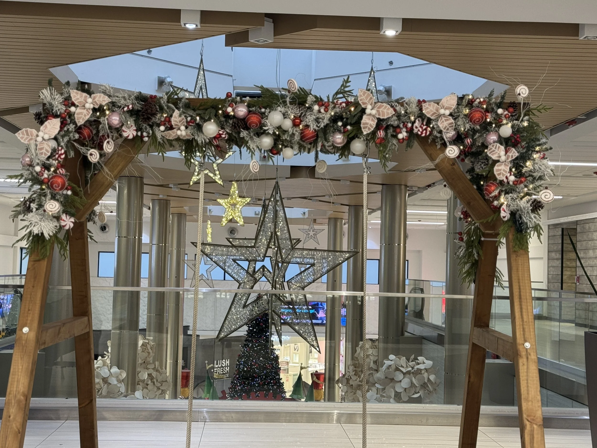 Avalon Mall Swing Decor