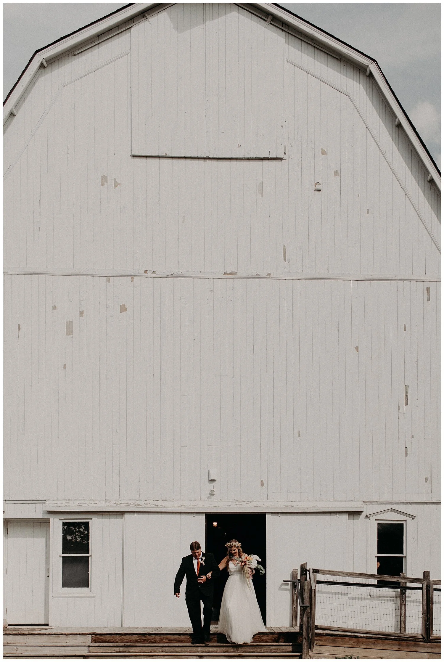 Avani Chris Romantic Ellis Barn Summer Wedding Davisburg Avani Chris Romantic Ellis Barn Summer Wedding Davisburg