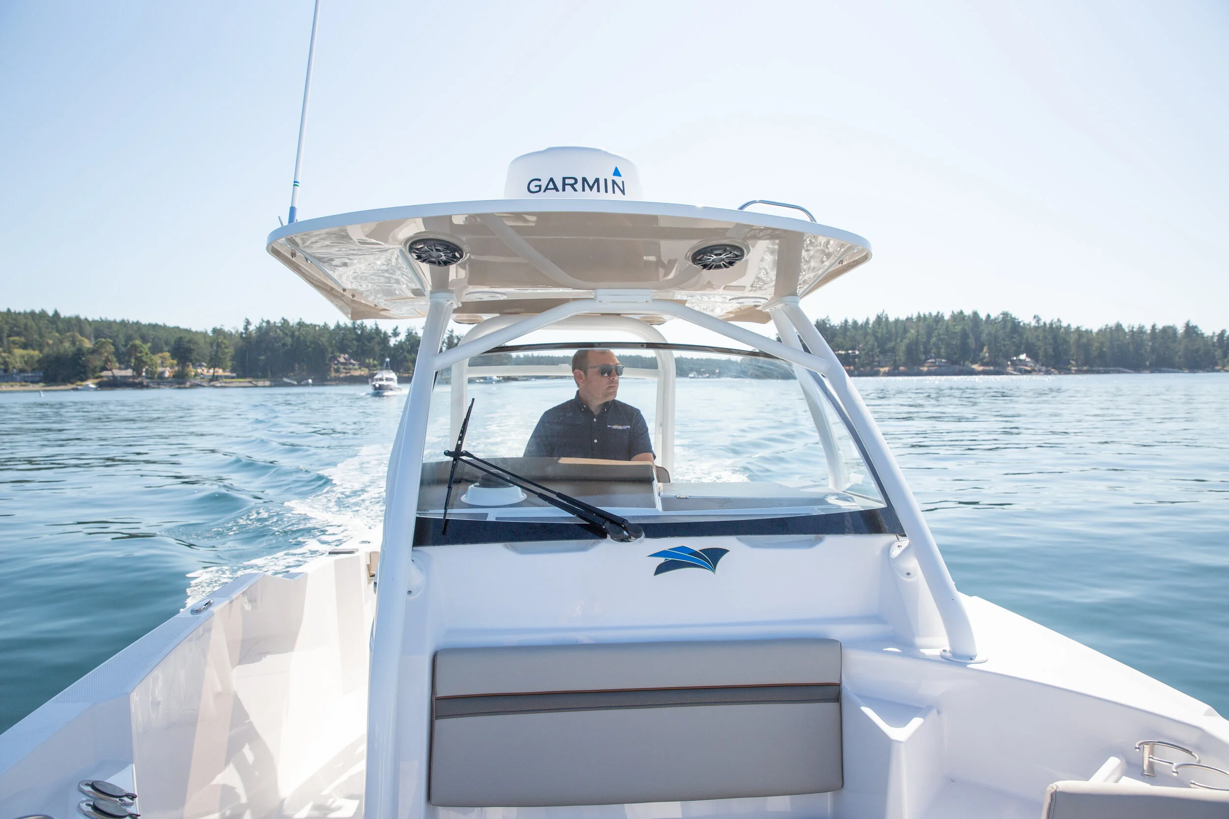 Cutwater 24 Center Walkaround — Bellingham Yachts