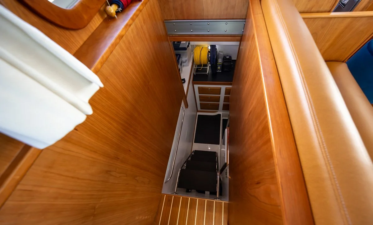 2020 Sabre 48 Salon Express Moondance.jpg