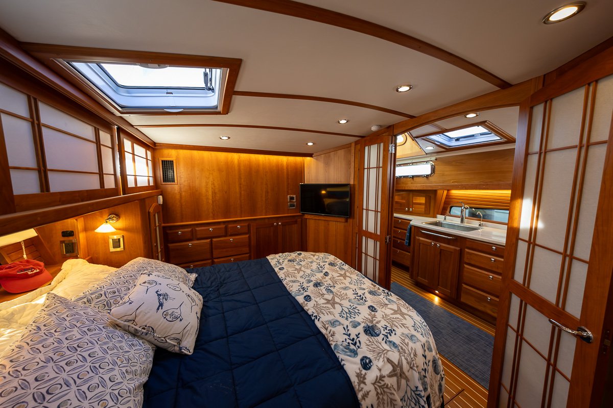 2020 Sabre 48 Salon Express Moondance-11.jpg