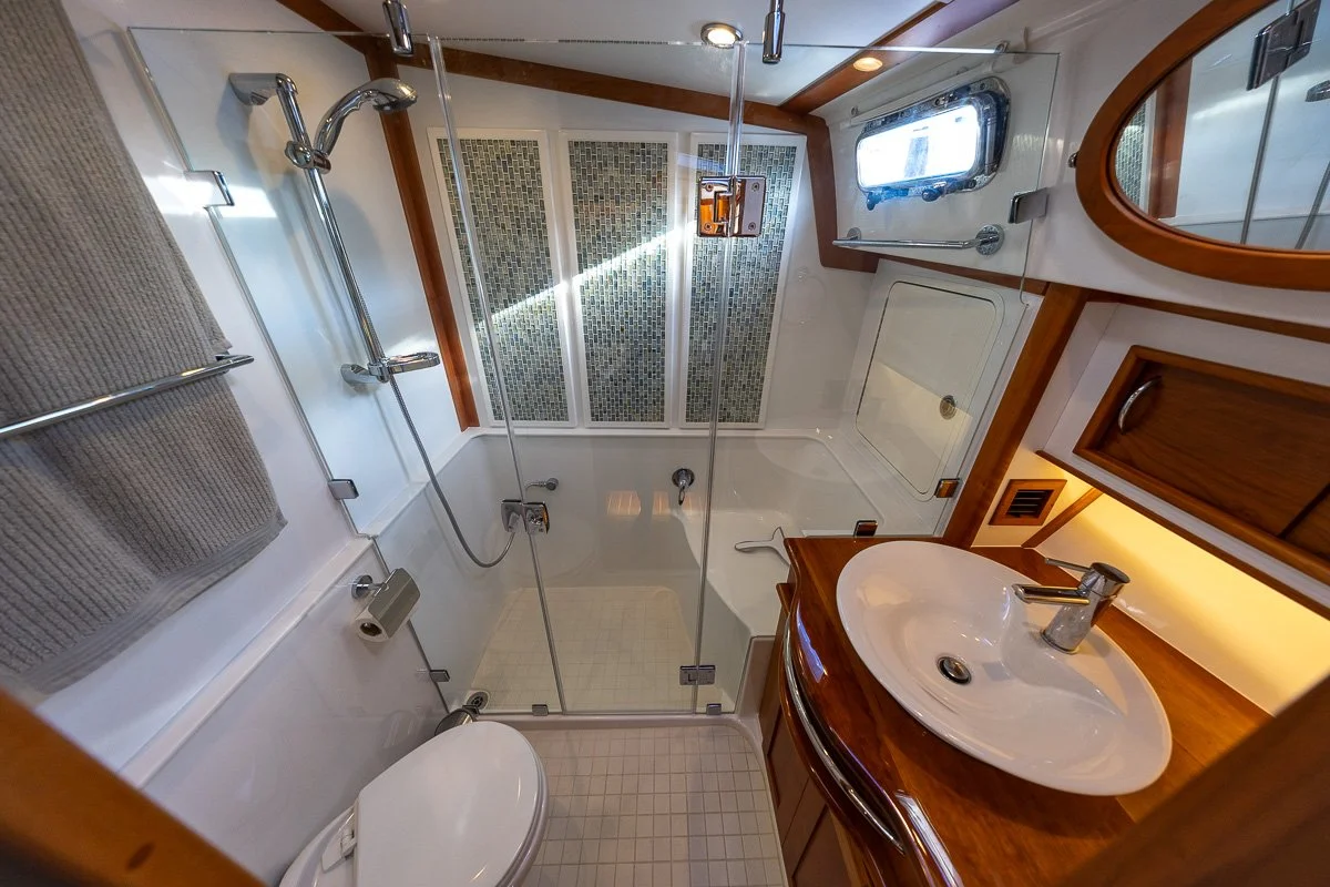 2020 Sabre 48 Salon Express Moondance-12.jpg
