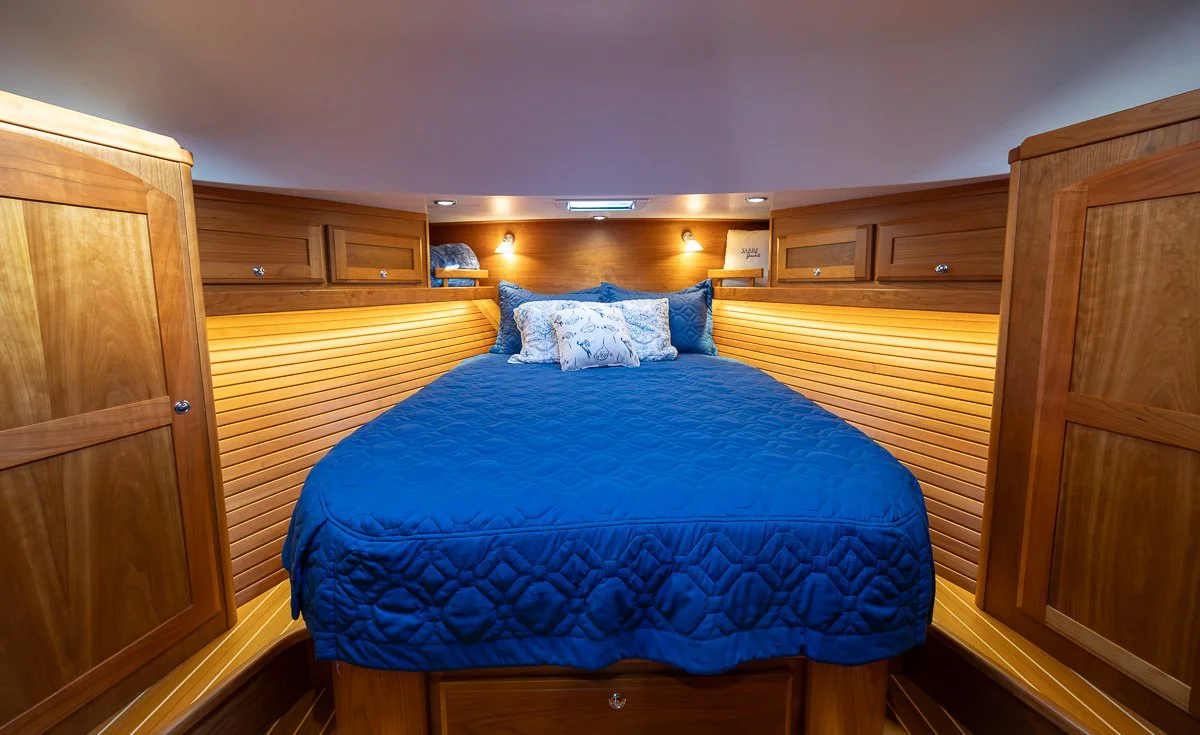 2020 Sabre 48 Salon Express Moondance-14.jpg