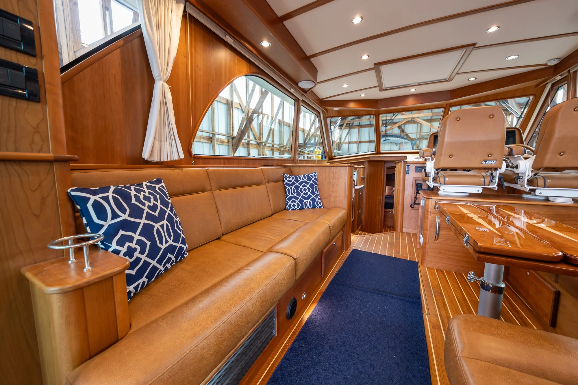 2023 Sabre 45 Salon Express Cool Change-19.jpg