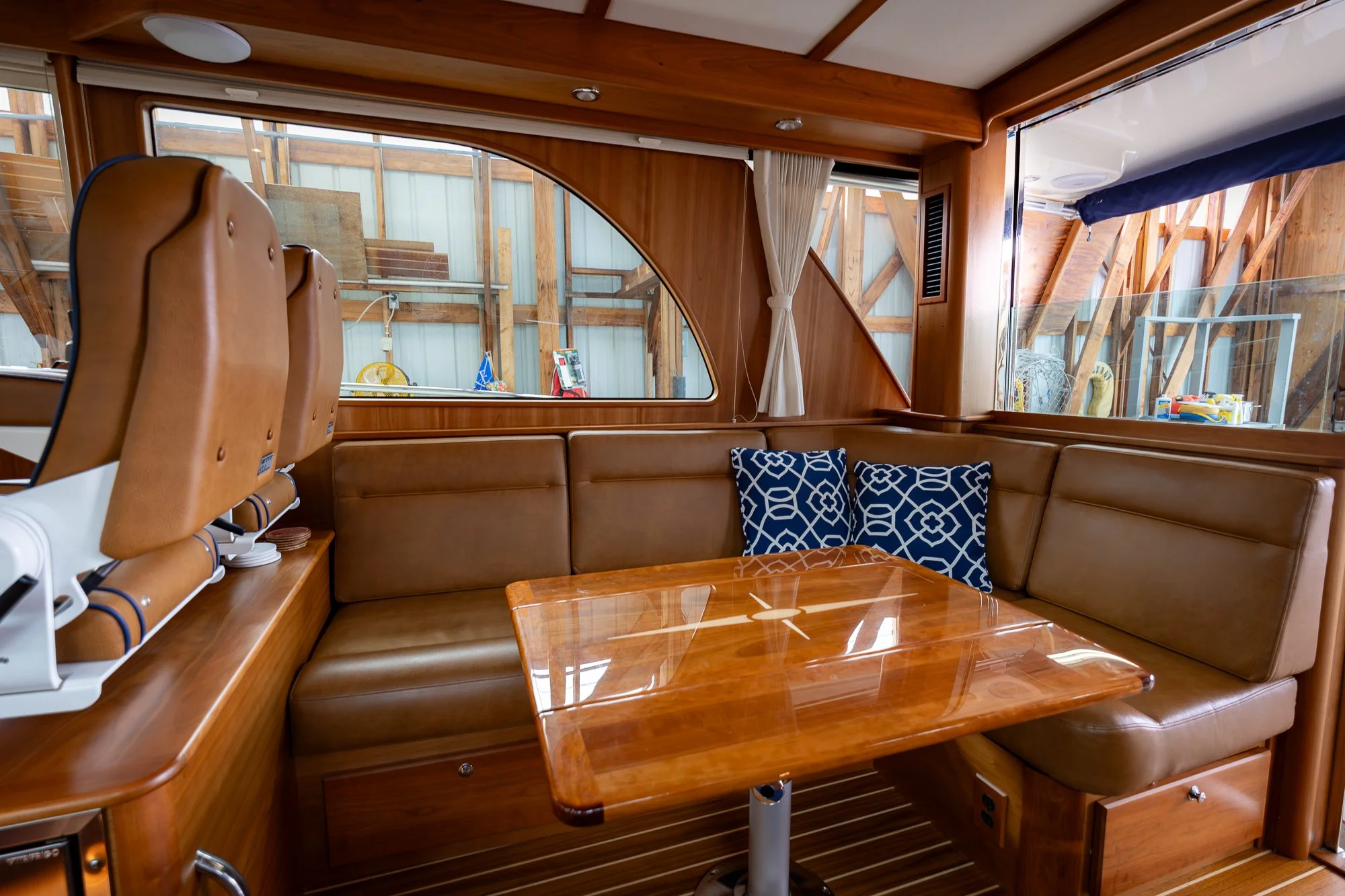 2023 Sabre 45 Salon Express Cool Change-20.jpg