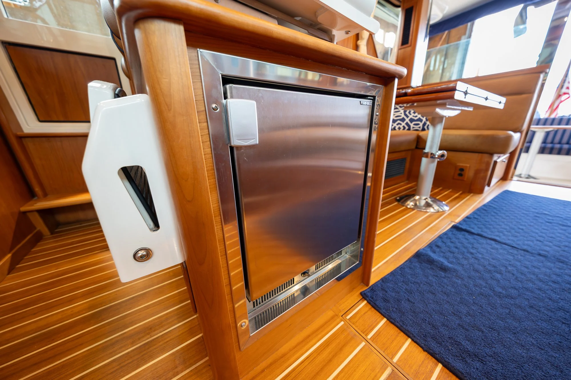 2023 Sabre 45 Salon Express Cool Change-26.jpg