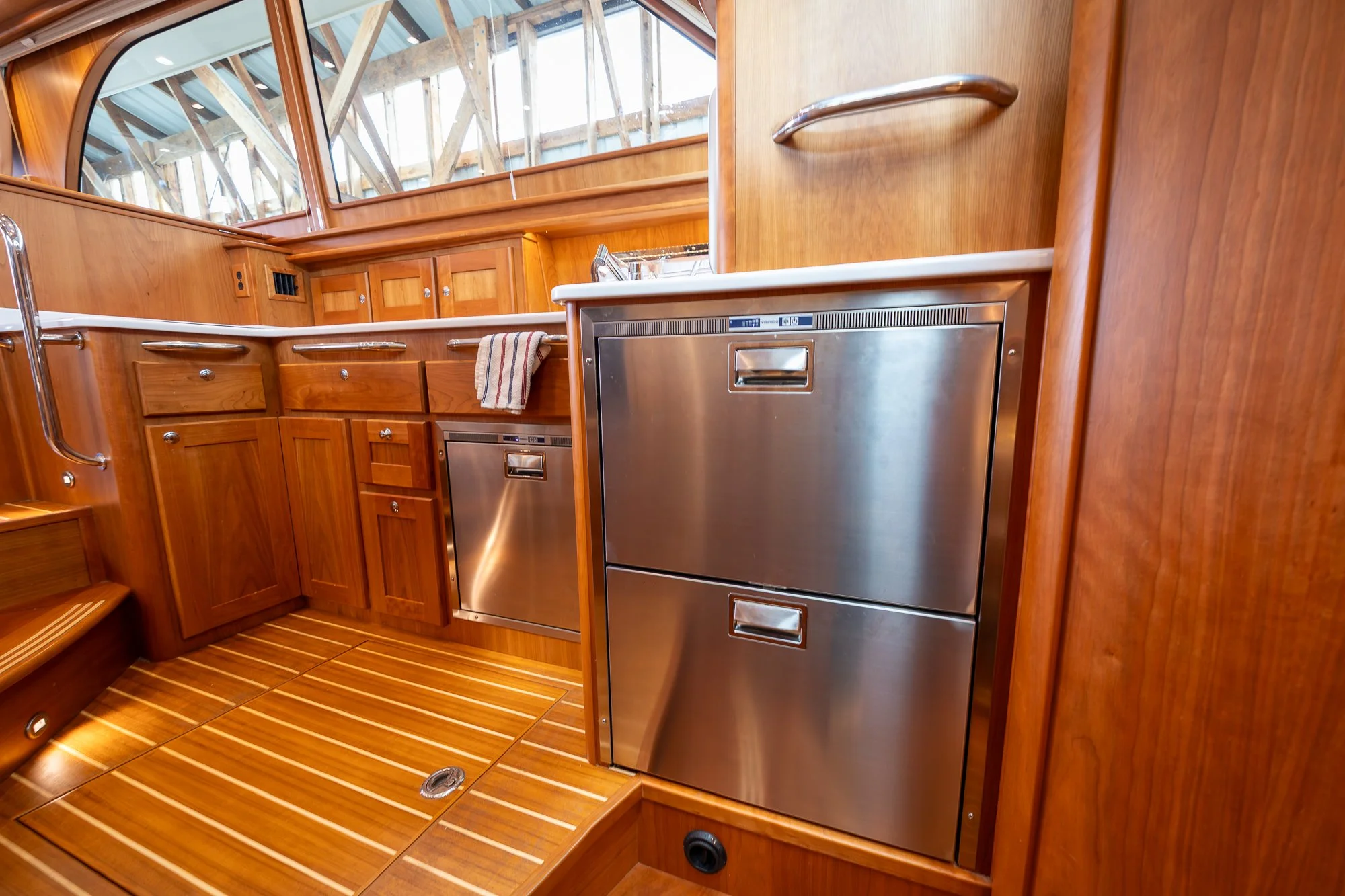 2023 Sabre 45 Salon Express Cool Change-33.jpg