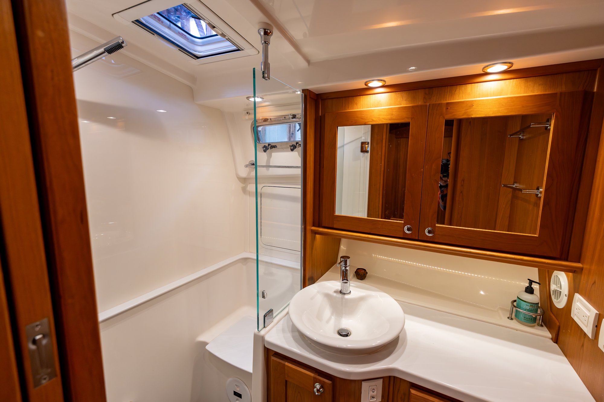 2023 Sabre 45 Salon Express Cool Change-39.jpg