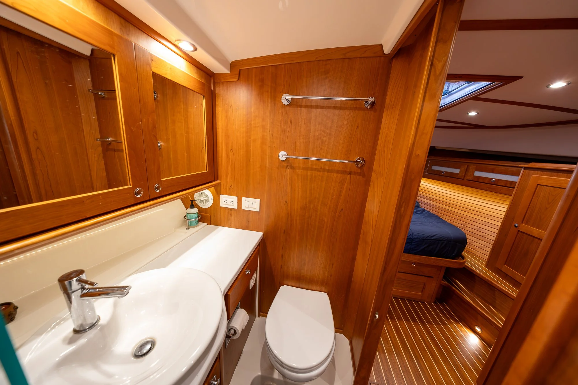 2023 Sabre 45 Salon Express Cool Change-40.jpg