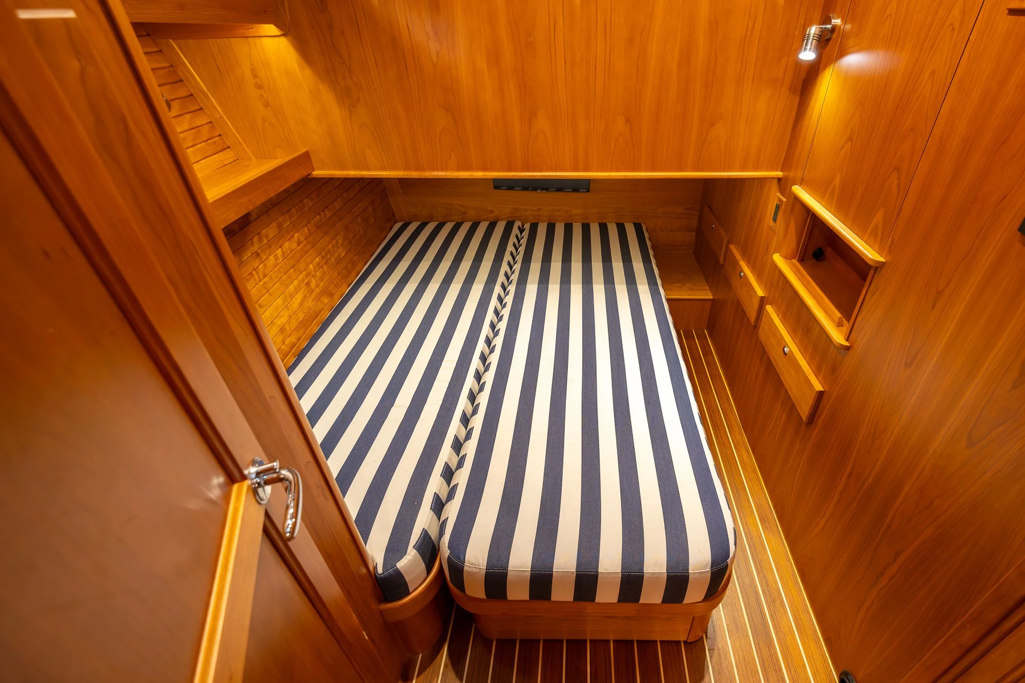 2023 Sabre 45 Salon Express Cool Change-42.jpg
