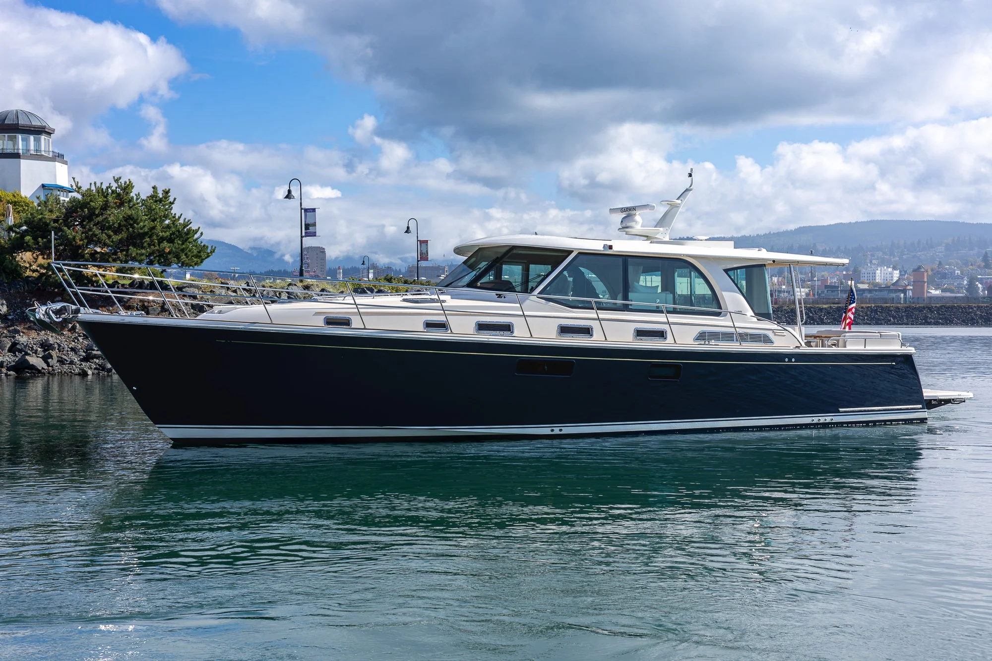 2027 Sabre 51 Salon Express