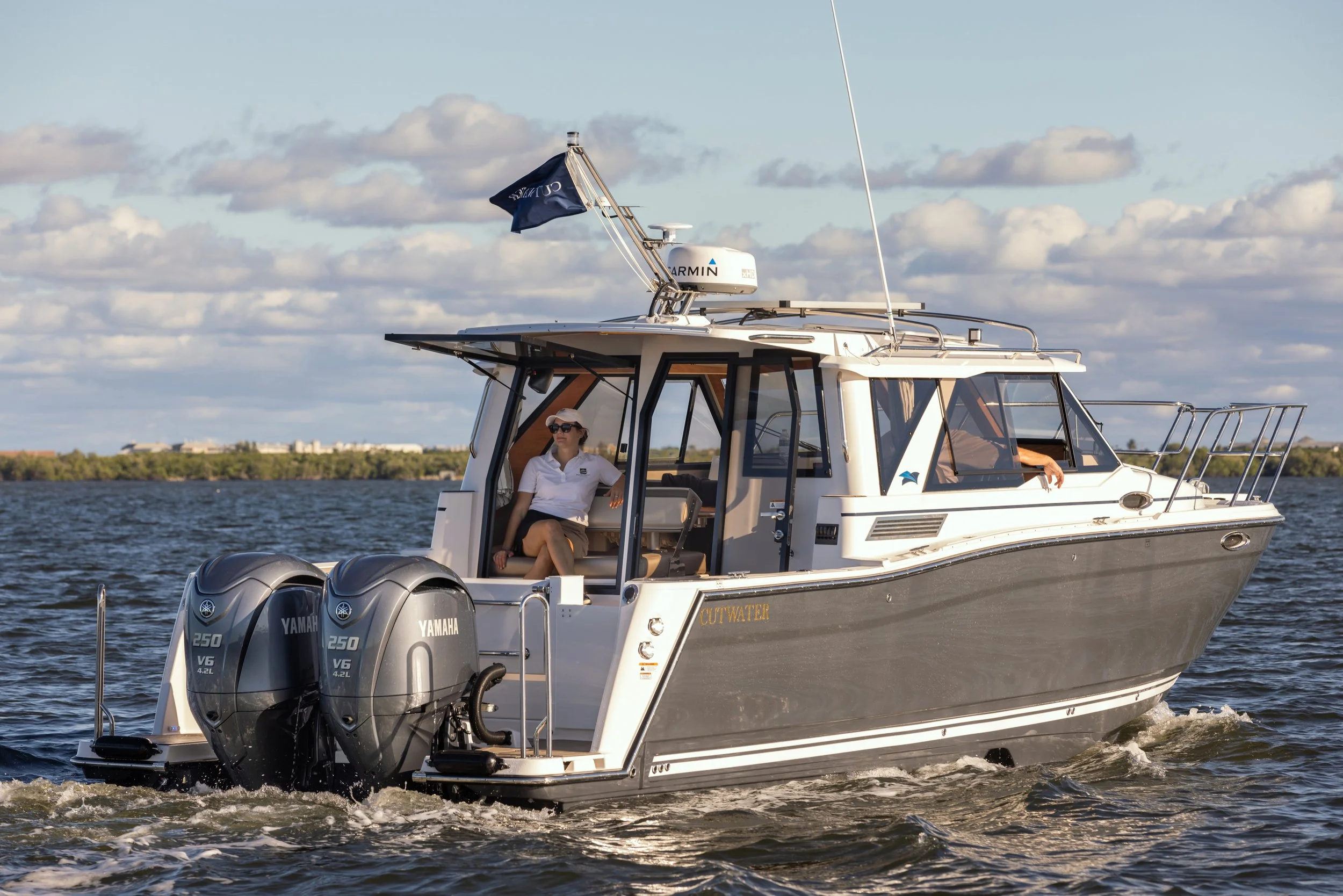 Cutwater-C-288-C-running-6.jpg