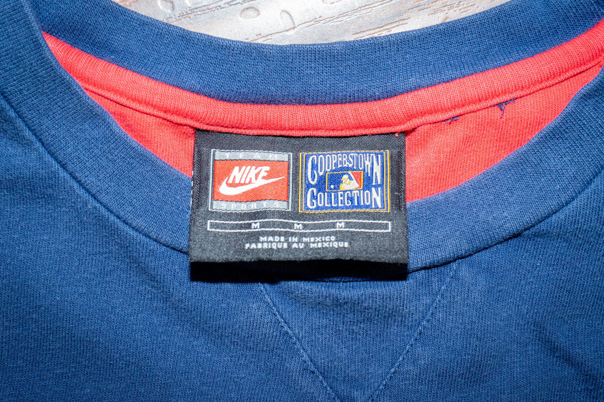 Nike 'New York Yankees' T-Shirt Size M — Cultural Blends.