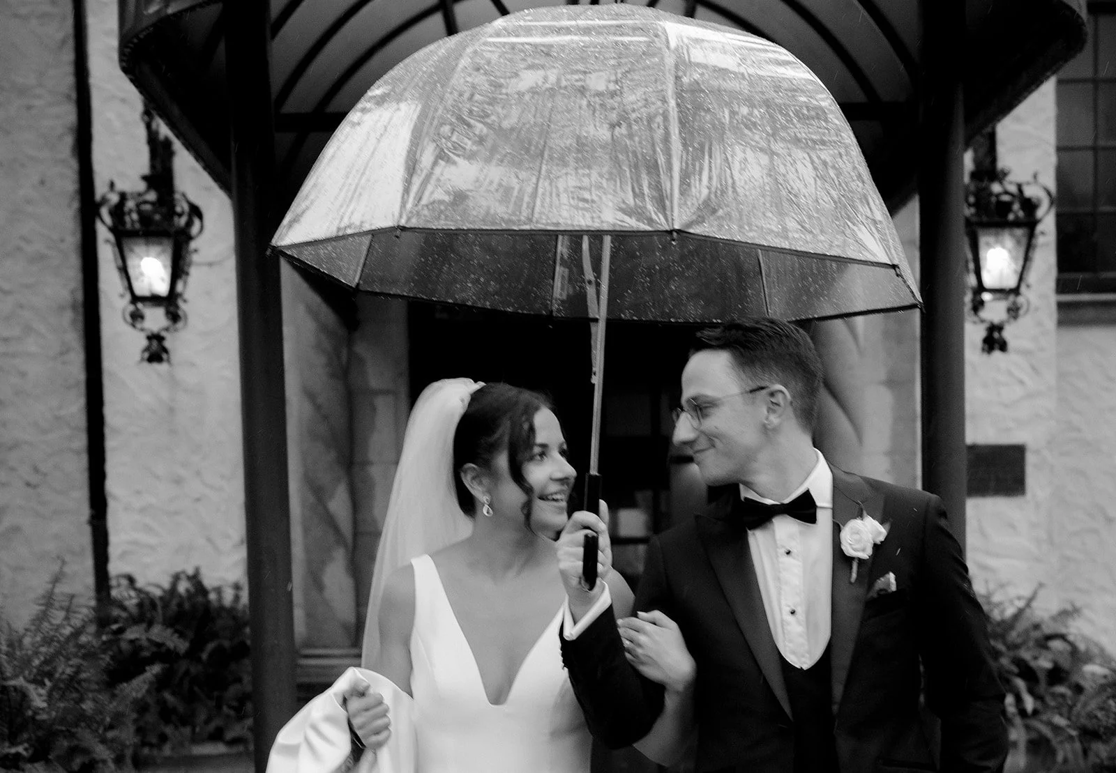 A Rainy but elegant Epping Forest Yacht and Country Club Wedding in Jacksonville