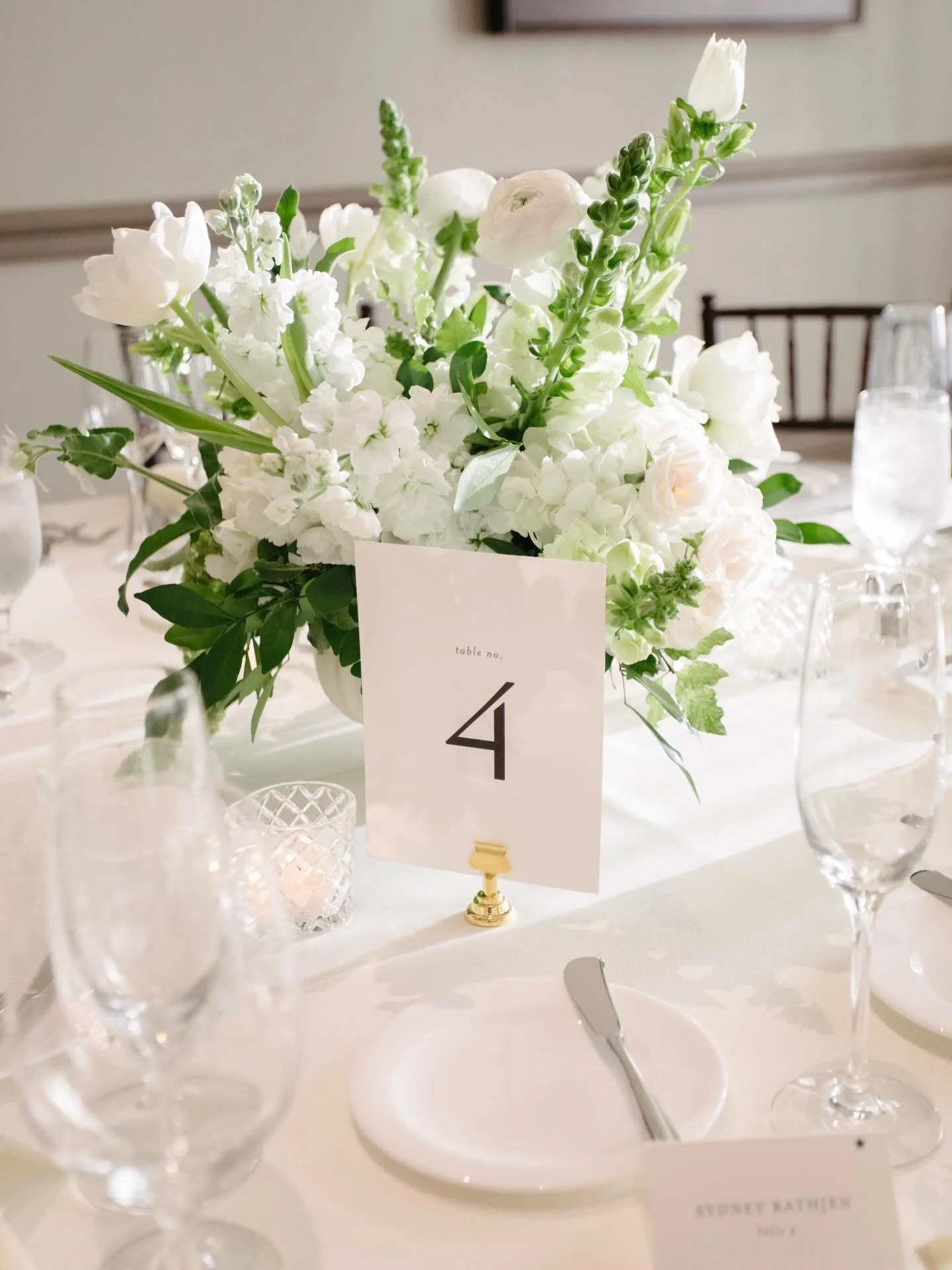 It&rsquo;s the paper goods for us 🤍

From the place cards to the menus and signage, these are the details that quietly tie everything together.  We love when every piece feels cohesive and intentional, and aligns with your overall design.  It elevat