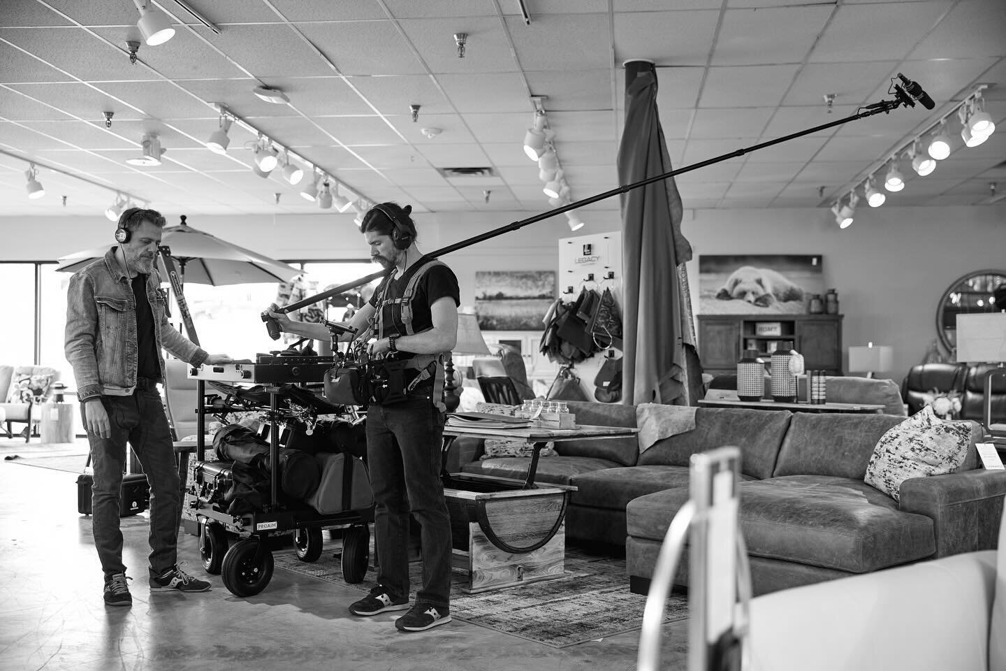 behind the scenes of our latest @woodleysfinefurniture #commercial shoot with the incomparable @russicksmith. #goodtimesonset 📷 @johnrobson.photography 

#filmmaking #filmmakinglife #filmmakinggear #filmmaker #filmmakinglifestyle #filmmaking101 #cin