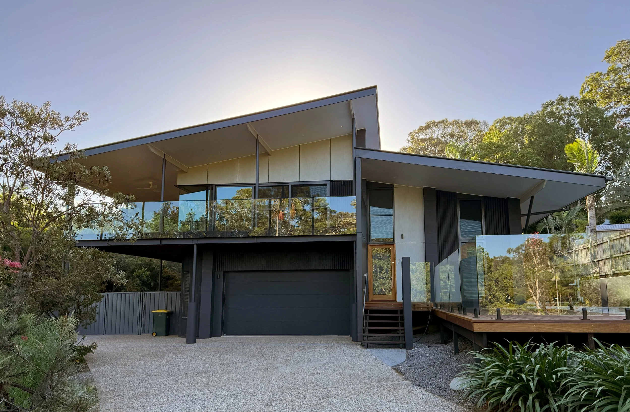 Buderim-refurbishment-contemporary-cemintel-barestone-monument-matte-colorbond-brammer-architects.jpg
