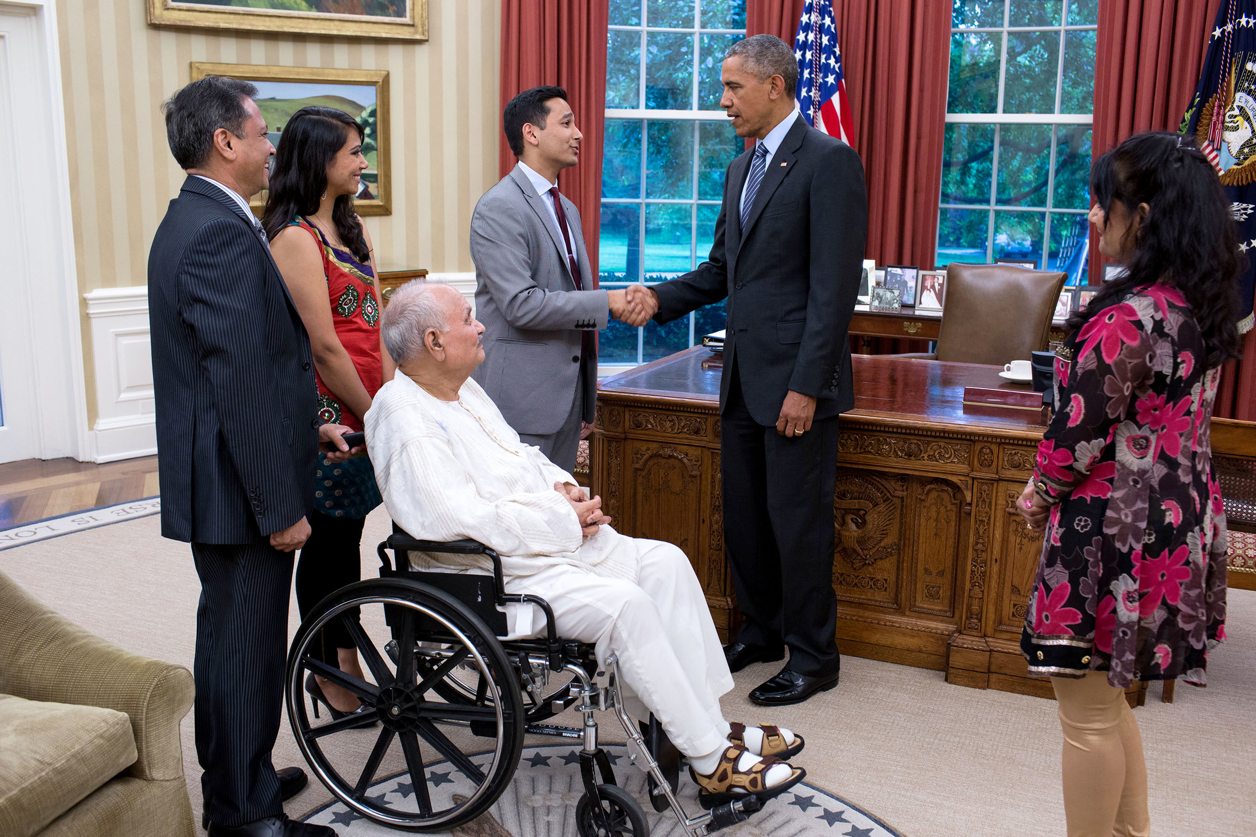 Ashwani Jain and his family meeting President Barack Obama. 