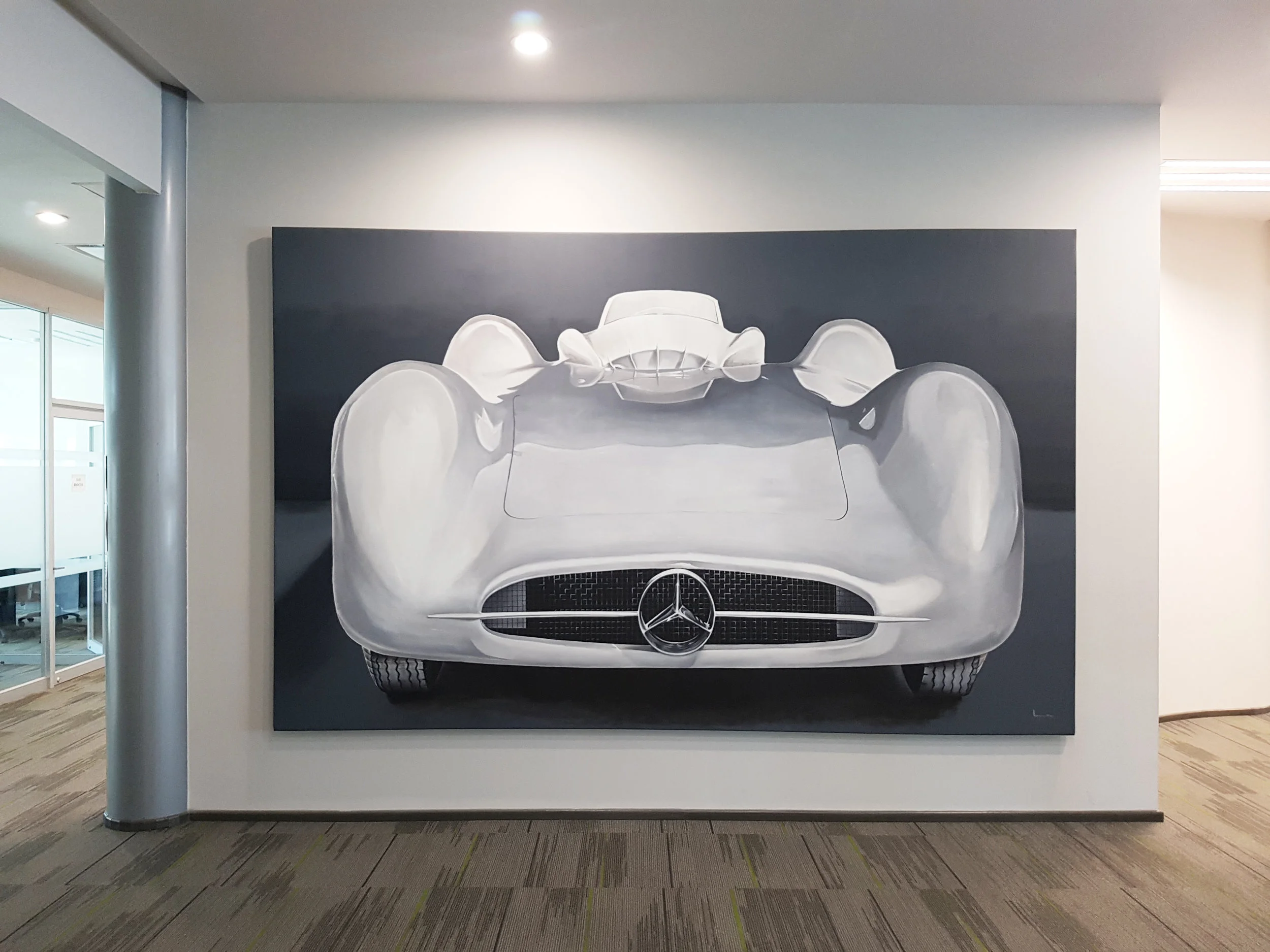 Pintura para la empresa Alemana Daimler , y una de sus principales marcas: Mercedes Benz. Esta pintura forma parte de la primer planta de ensamblaje de esta marca en México, en el estado de Aguascalientes.