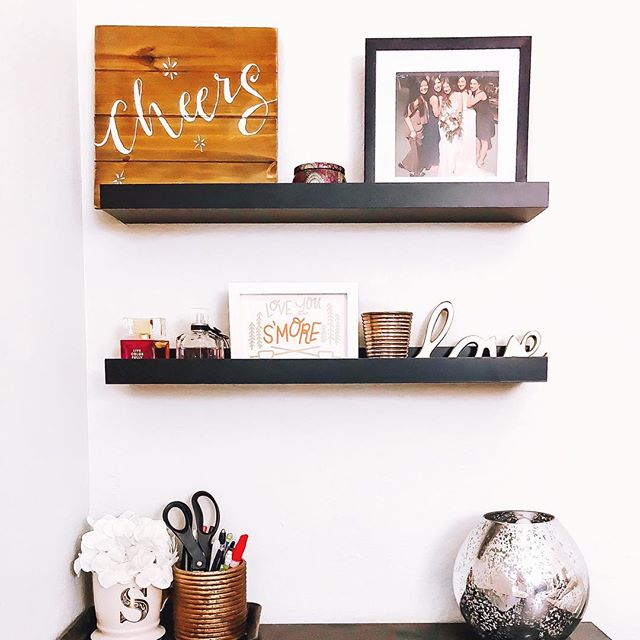 C U T E S T desk set-up by @sydney_burden 🌺 #frametoday