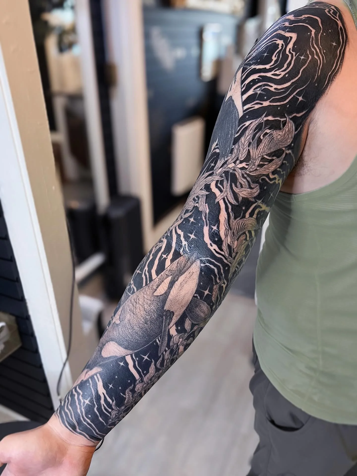 I was excited to finish up this flowing galactic blackwork sleeve yesterday 🌑✨ tying together some previous works. Thanks as always S⚡️