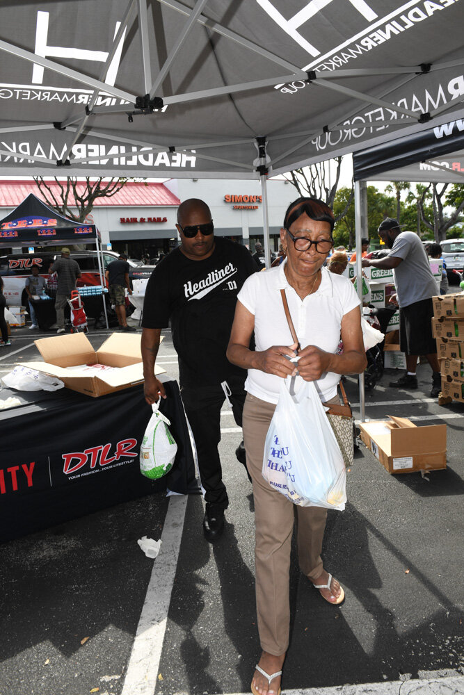 Tees and Dtlr present Thanksgiving Food drive (130)-84.jpg