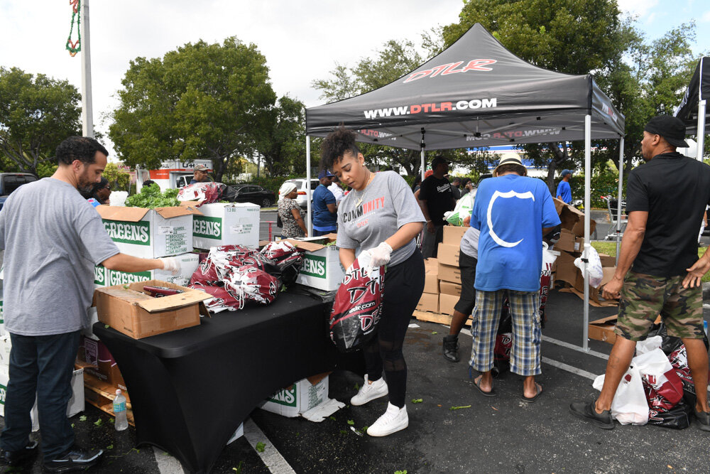Tees and Dtlr present Thanksgiving Food drive (146)-92.jpg