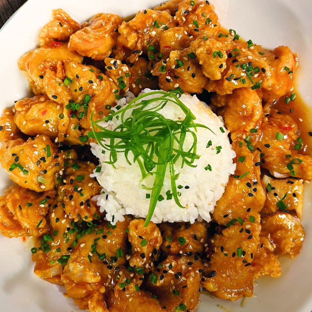 For those seeking a diverse menu that satisfies their every craving, Copper River is the place to be! Our menu offers a delightful range of options, from our wok-inspired Orange Chicken, to the timeless perfection of our USDA upper-choice steaks. Wha