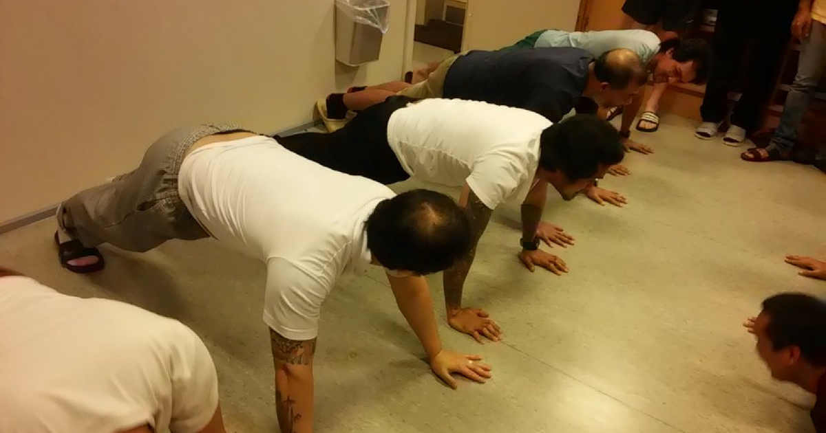 50 push ups i ét stræk! Hvor sej er denne besætning på ADRIAN MAERSK?