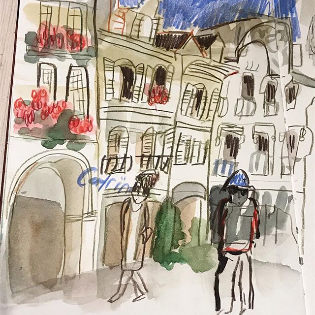 ... at the moment I could sketch outdoors all day ... #urbansketcher #lausanne #townscapes #yvonnemorellart #swissart